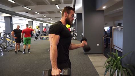 Бицепс сгъване с гири - YouTube