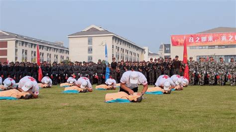 救”在身边校园守护！红十字应急救护方阵亮相中学生军体运动会 浙江省红十字会