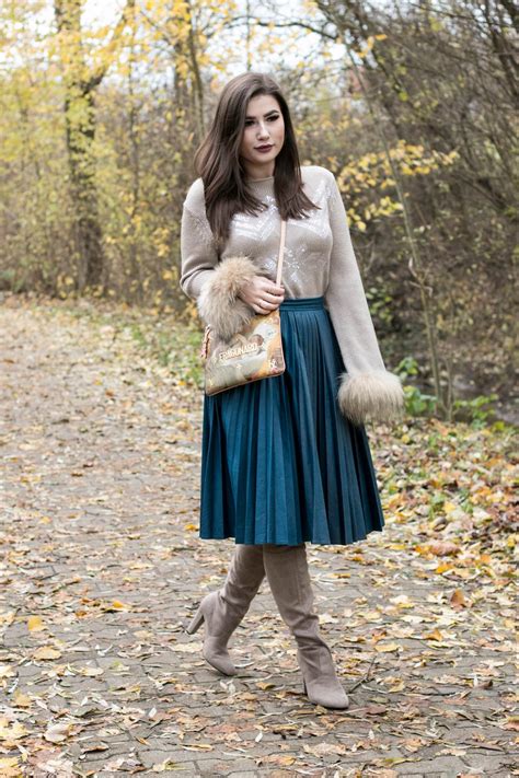 Herbst Outfit Mit Overknees Midi Rock Sara Bow