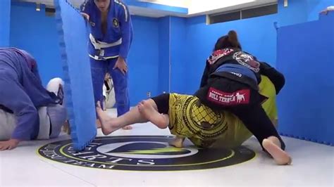 Huge Man Vs Little Japanese Asian Woman Mixed Jiu Jitsu Wrestling Grappling Fun Flow Youtube