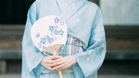 Traditional Japanese Fan: Embrace the Cultural Charm – suigenkyo