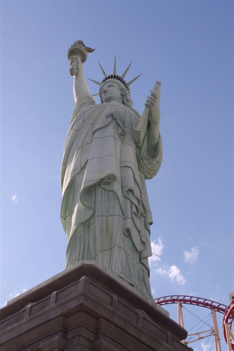 Statue of Liberty at New York hotel | New york hotels, York hotels ...