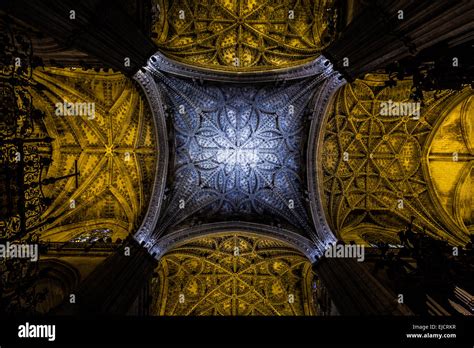 Seville Cathedral Interior Stock Photo - Alamy