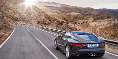 Jaguar Land Rover inaugura pedra fundamental de sua fábrica no Brasil