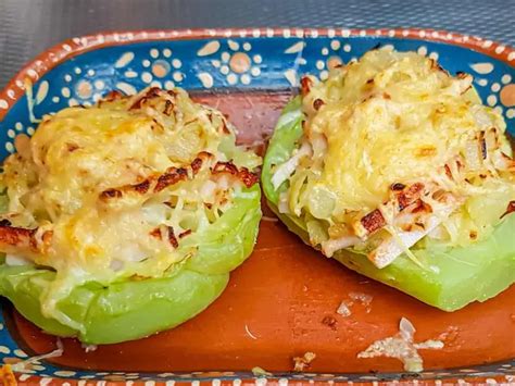 Receta de chayotes rellenos de jamón y elote ligeros pero muy ricos