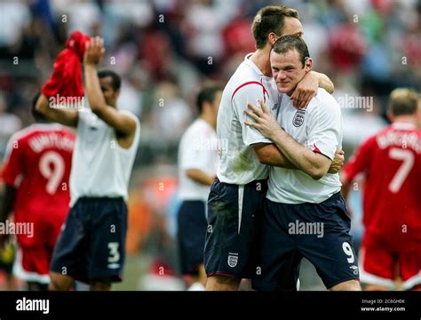 Peter Crouch and Wayne Rooney after a game for England at the 2006 FIFA ...