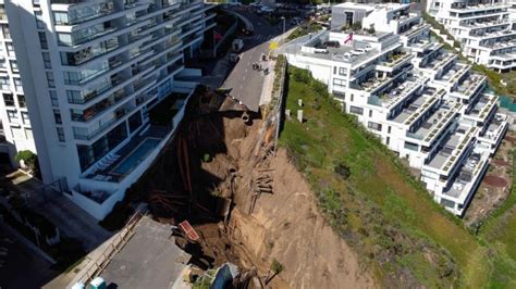 Enorme Socav N En Vi A Del Mar Evacuaron Torres De Lujo Y Hay Riesgo