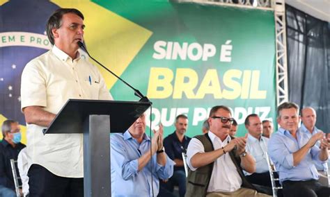 Avião de Bolsonaro arremete no MT por causa de fumaça de queimadas