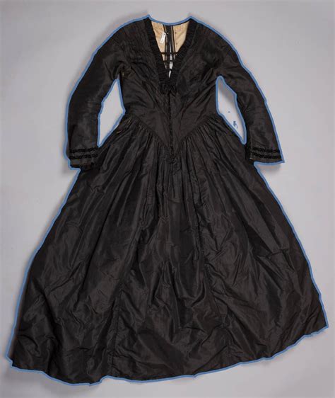 Fashioning Death: Victorian Mourning Dress - 1 Granary