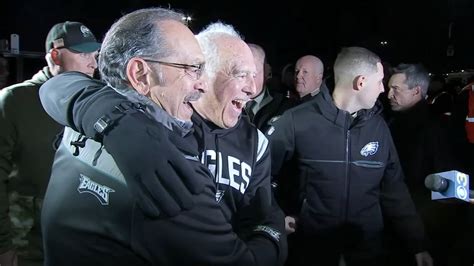 Philadelphia Eagles owner Jeffrey Lurie tailgates with fans outside ...