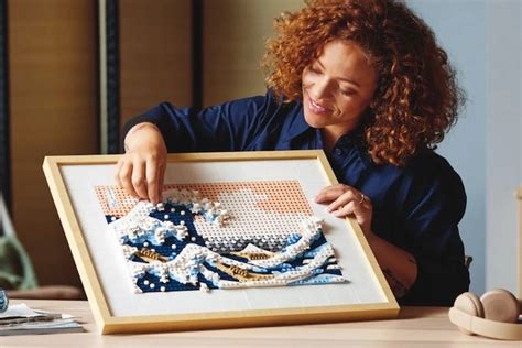 Now You Can Make 'The Great Wave' From LEGO