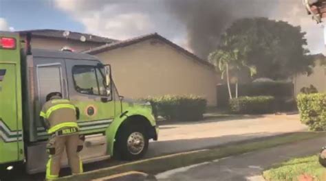 Firefighters Extinguish Townhouse Fire In Nw Miami Dade Wsvn 7news