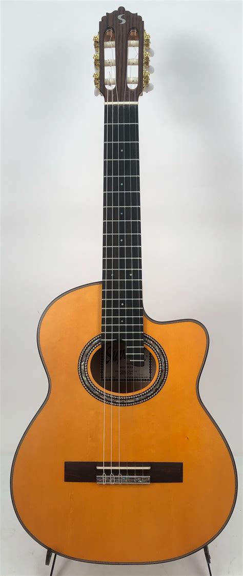 Superior Concert Requinto, 2020 - Berkeley Musical Instrument Exchange