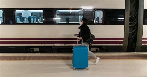 Renfe Emite M S De Abonos Gratuitos Para Cercan As Y Media