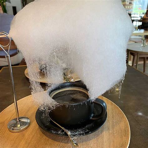 ≡ Chinese Cafe Serves Coffee With A Cotton Candy Cloud And Were