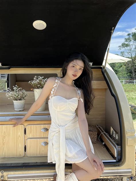 Ảnh tiktoker Uyển Nhi bikini cực sexy khoe body thon thả