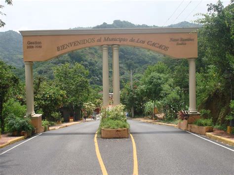 Los Cacaos Entrada Al Municipio Municipalidad En Tus Manos