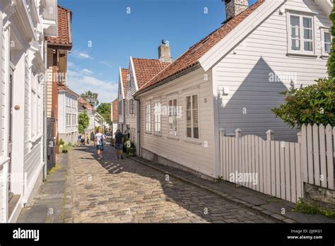 White Wooden Paneled Houses Hi Res Stock Photography And Images Alamy