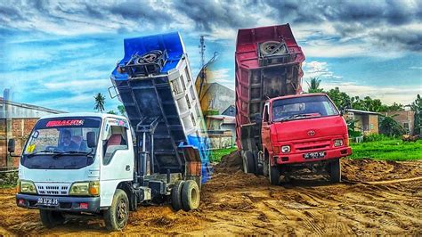 Dump Truk Excavator Bongkar Muatan Tanah Timbunan Cadas Youtube