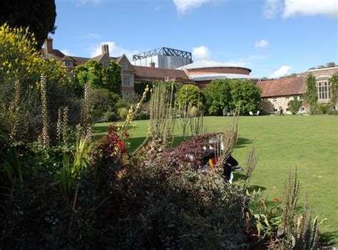 When do Glyndebourne tickets sell out? - Glyndebourne 2014: a beginner's guide to... - Classic FM