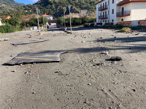 Cosenza Litorale Tirrenico Devastato Dal Maltempo Il Mare Sta