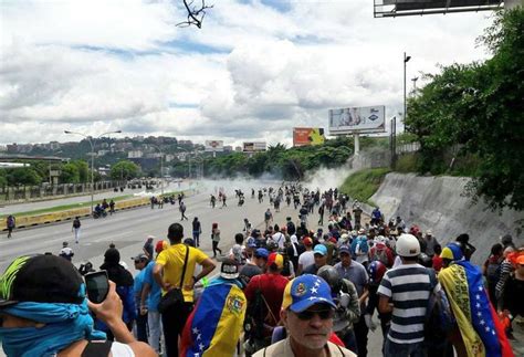 Marcha De La Oposici N Al Tsj Fue Reprimida En El Este De Caracas