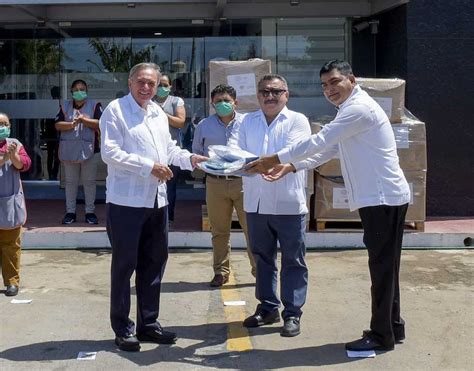 Gobierno de Campeche recibe de Grupo Karims donación de vestimentas