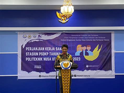 Direktur Polnustar Menandatangani Perjanjian Kerjasama Polnustar And Stasiun Psdkp Tahuna Polnustar