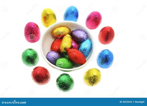 Ovos De Easter Na Bacia Imagem De Stock Imagem De Sair