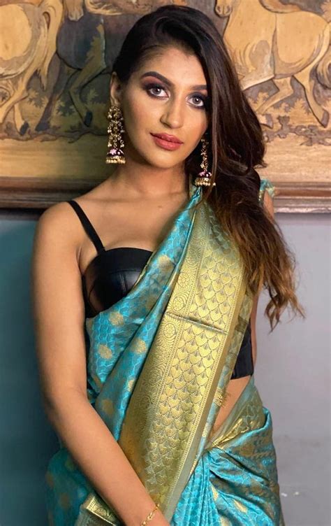 Yashika Anand Hot In Sleeveless Saree Filmy19