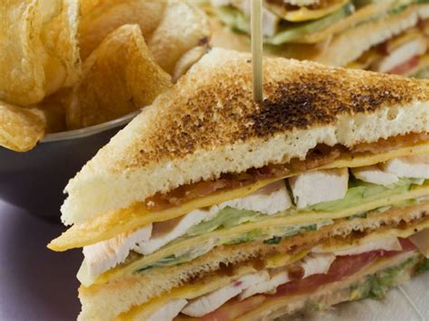 Classic Chicken Club Sandwich Recipe Eatsmarter