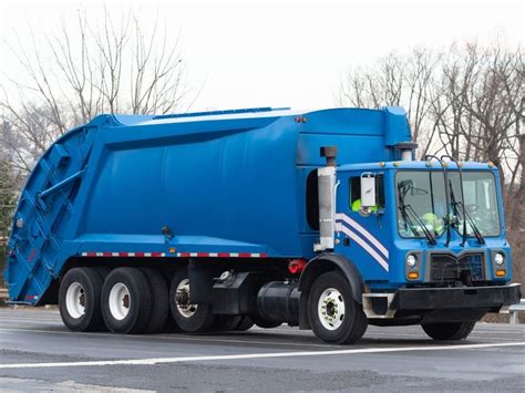 Fairfax County's 1st Electric Trash Trucks Part Of Carbon-Neutral Goal ...