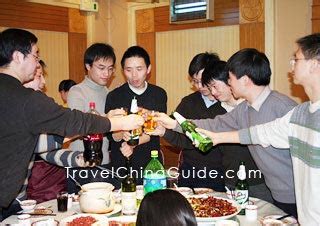 Table Manners in China, Etiquettes and Taboos When Dining