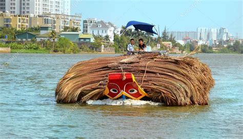 Boat in Vietnam — Stock Editorial Photo © kravka #81609742