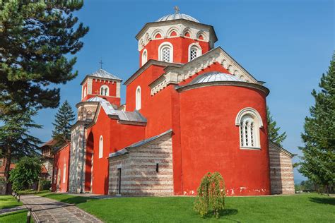 Lepote Srbije ZAŠTO JE MANASTIR ŽIČA CRVENE BOJE Mesto krunisanja