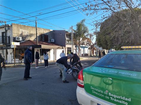 Accidente En Uruguay E Yrigoyen Motociclista Trasladado En Grave