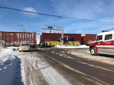 Il Assiste Impuissant La D Molition De Sa Voiture Par Le Train Tva