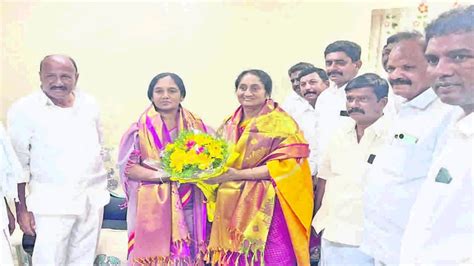 Tdp మంత్రి సవితకు పరిటాల సునీత సత్కారం Paritala Sunitha Satak For