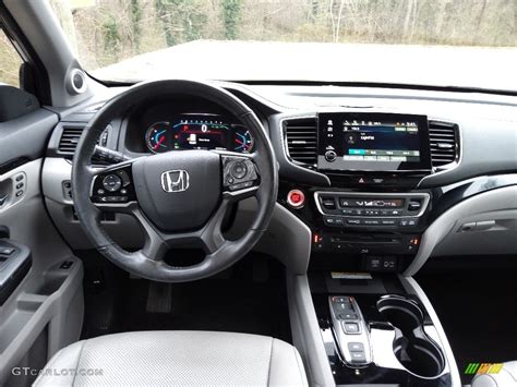 2020 Honda Pilot Elite AWD Dashboard Photos | GTCarLot.com