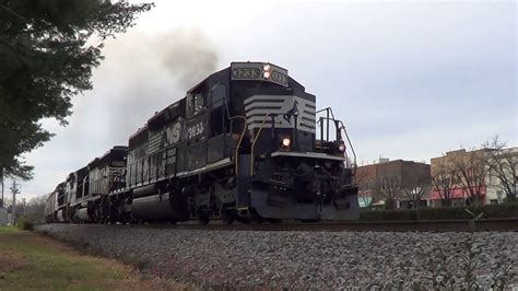 Railfanning In Salisbury Thomasville NC With GP60 UP Leaders And