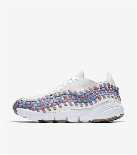 Womens Nike Footscape Woven Sail And Orchid Mist Nike Snkrs