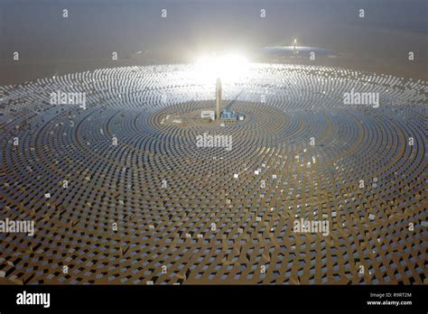 Molten salt solar power hi-res stock photography and images - Alamy