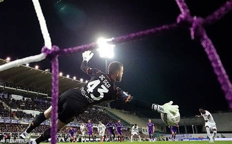 David de Gea comes to the rescue for Fiorentina as the former ...