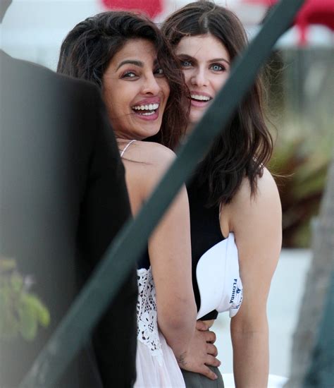 Sexy Bollywood Celebrity Pictures Priyanka Chopra Looks Super Sexy In Bikini As She
