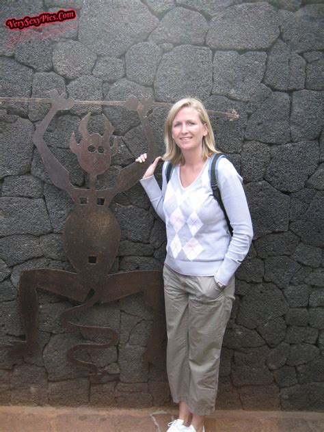 Amateur Bondage BDSM Fetish Blonde Mature MILF Whore 004 Porn Pic