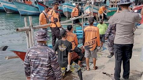 Memasuki Hari Ke Nelayan Korban Terseret Ombak Laut Di Pangandaran