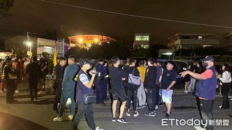 潭子廟會遶境插隊爆衝突！兩陣營推擠叫囂 小孩嚇哭喊媽媽 Ettoday社會新聞 Ettoday新聞雲