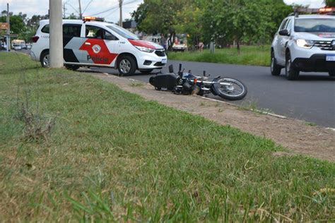 Jovem morre após bater moto em poste em estrada de Penápolis São José