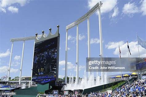 Kauffman Stadium Fountain Photos and Premium High Res Pictures - Getty ...