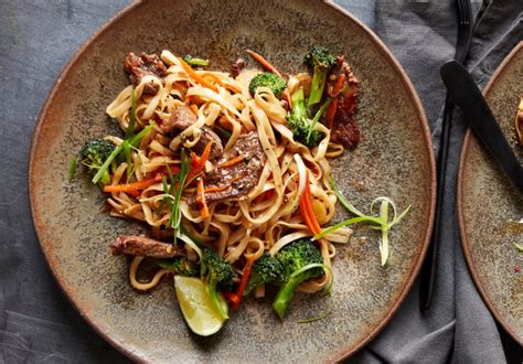 Beef And Broccoli Lo Mein Recipe Nyt Cooking